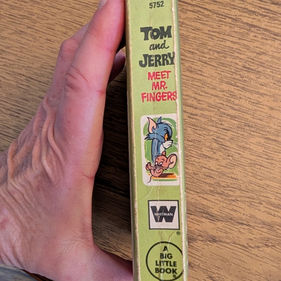 Tom and Jerry Meet Mr. Fingers Comic Book - Picture 3 of 3